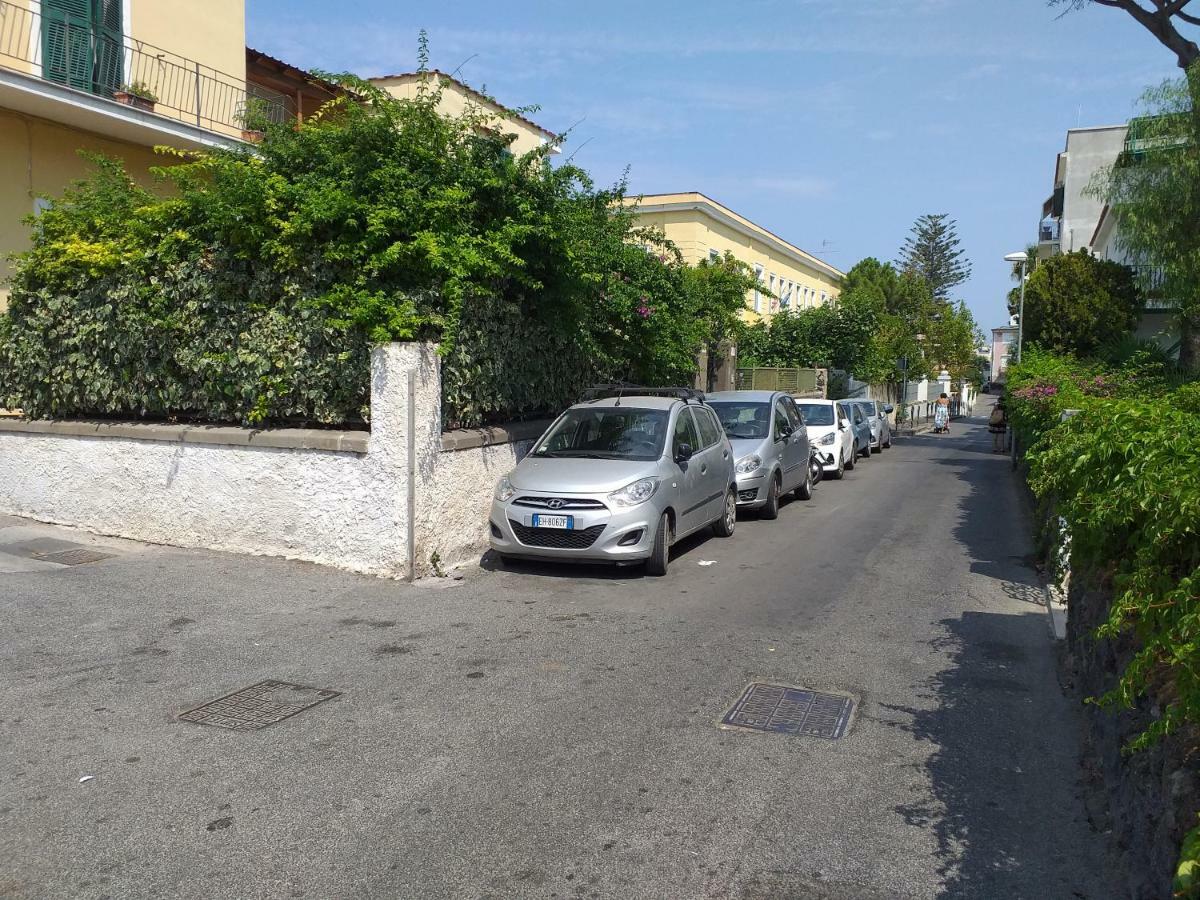 Appartamento G. Cervera66 Ischia Luaran gambar