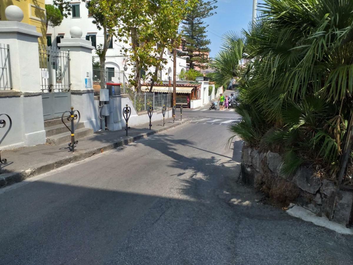 Appartamento G. Cervera66 Ischia Luaran gambar